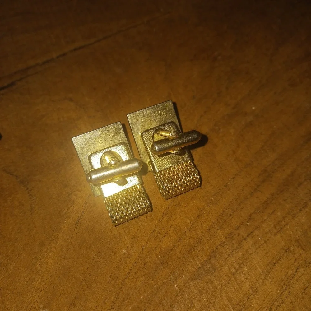 352. VTG Cameo Cuff links